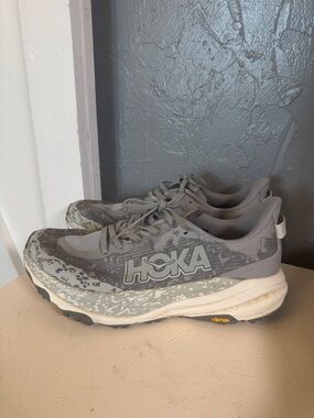 Hoka men’s speedgoat 6 trail running shoes